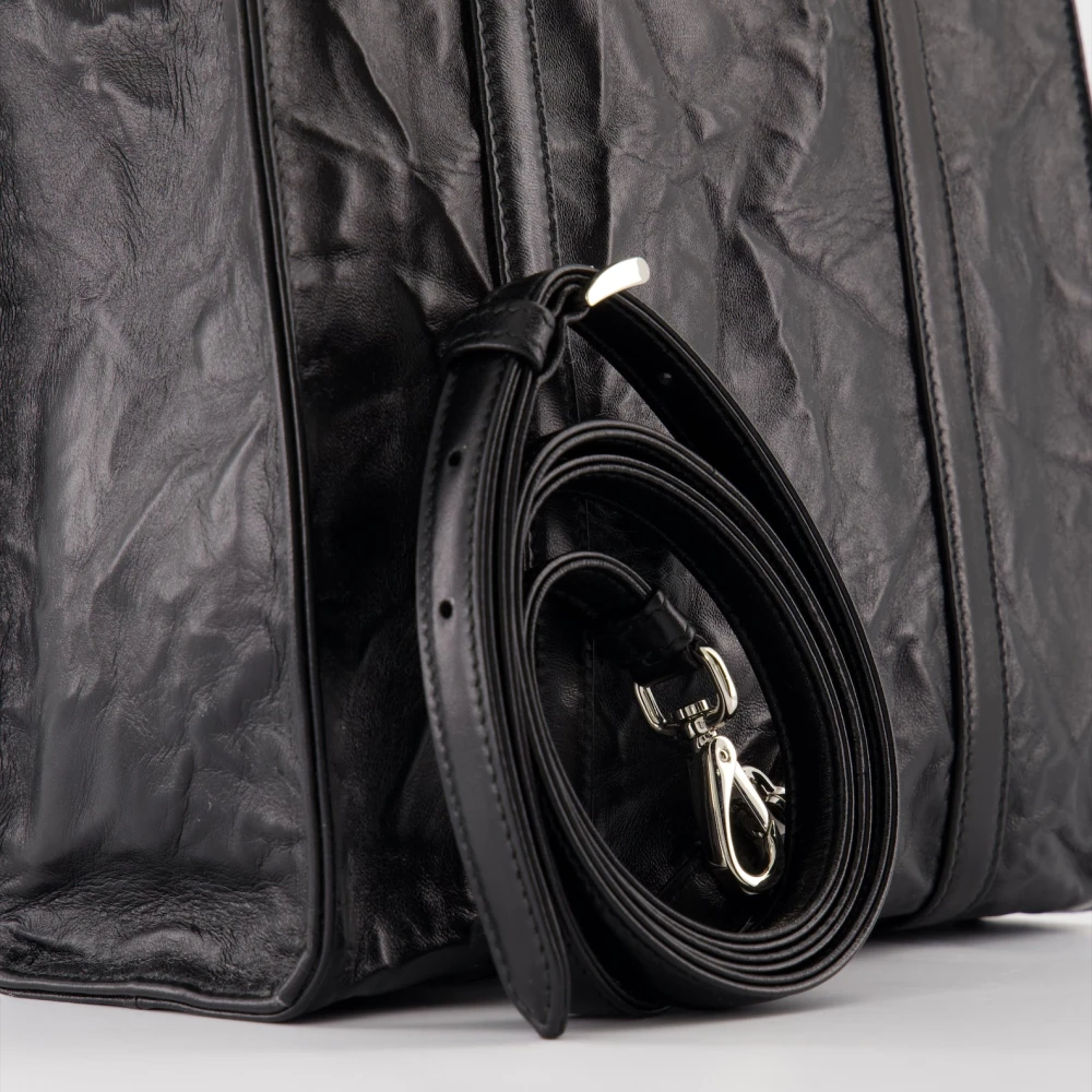 Prada Handtas met verstelbare band en metalen logo Black Dames
