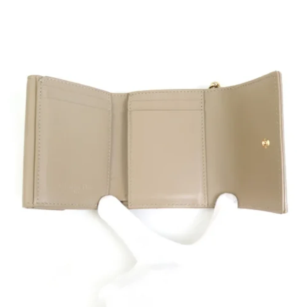 Dior Vintage Pre-owned Leather wallets Beige Dames