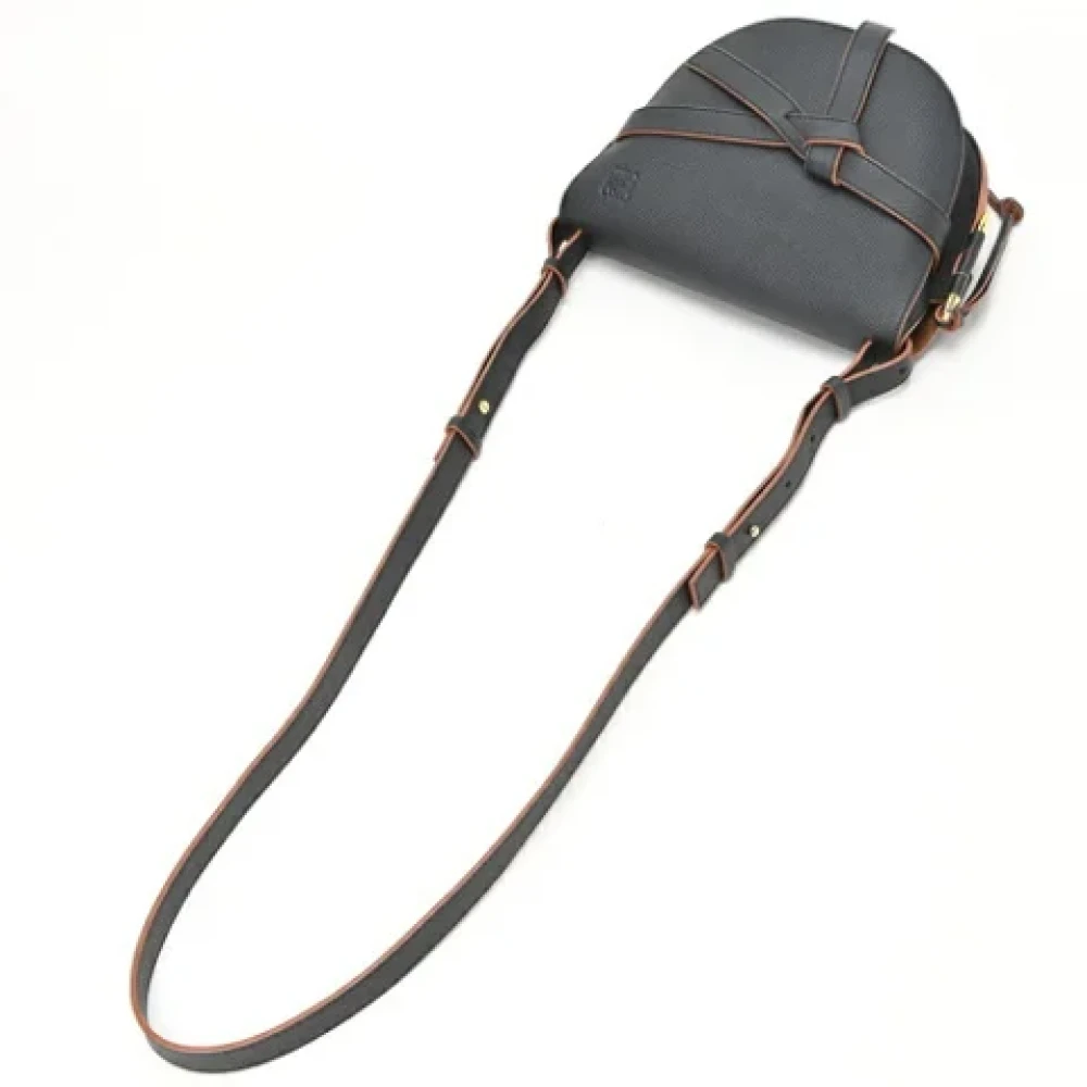 Loewe Pre-owned Fabric shoulder-bags Black Dames