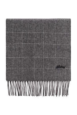 checked-scarf