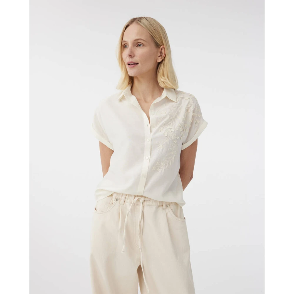 Knit-ted Mouwloze Blouse Billy Beige Dames