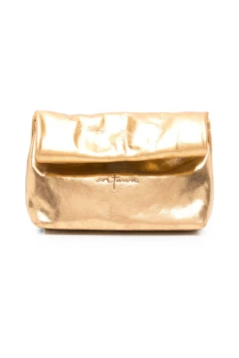 Delhi S Clutch