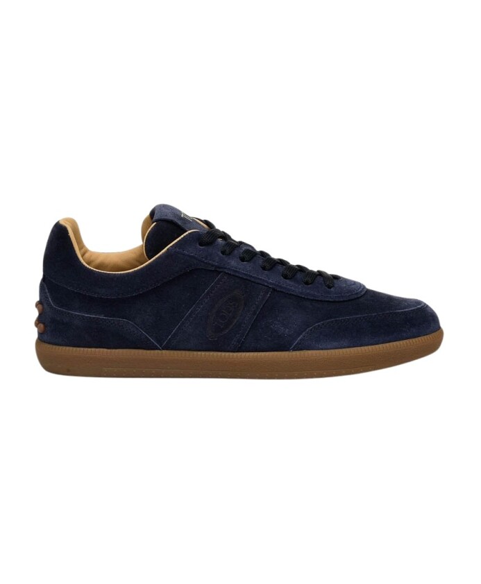 baskets-en-daim-bleu-avec-semelle-en-caoutchouc