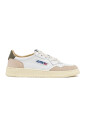 sneakers-blanches-silhouette-basse-cuir-daim