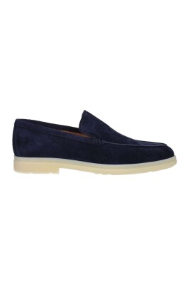 classic-leather-loafer-shoe