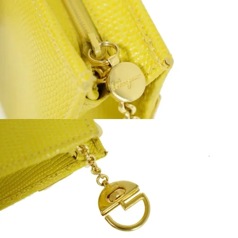 Salvatore Ferragamo Pre-owned Leather shoulder-bags Yellow Dames