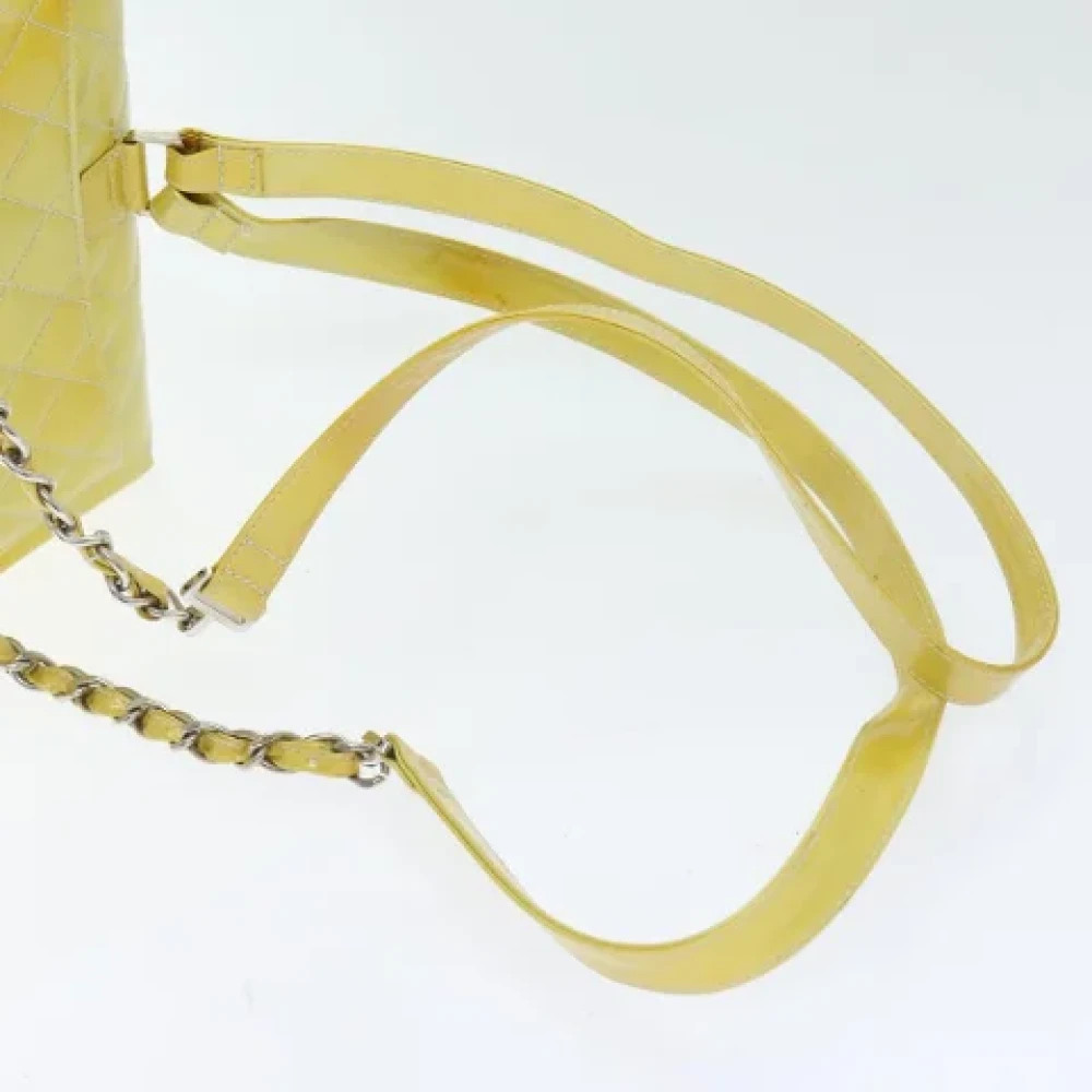 Chanel Vintage Pre-owned Leather backpacks Yellow Dames