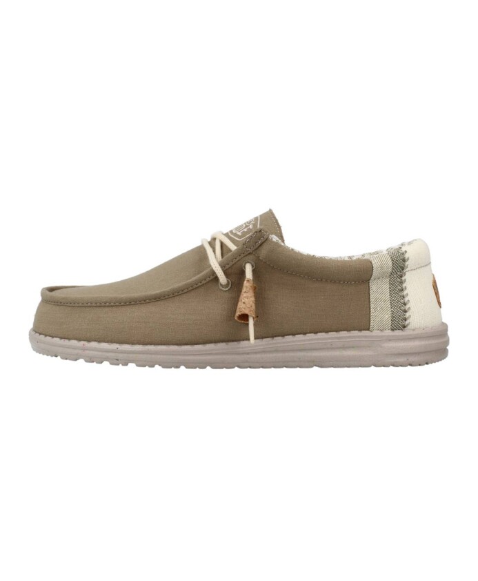 laced-shoes