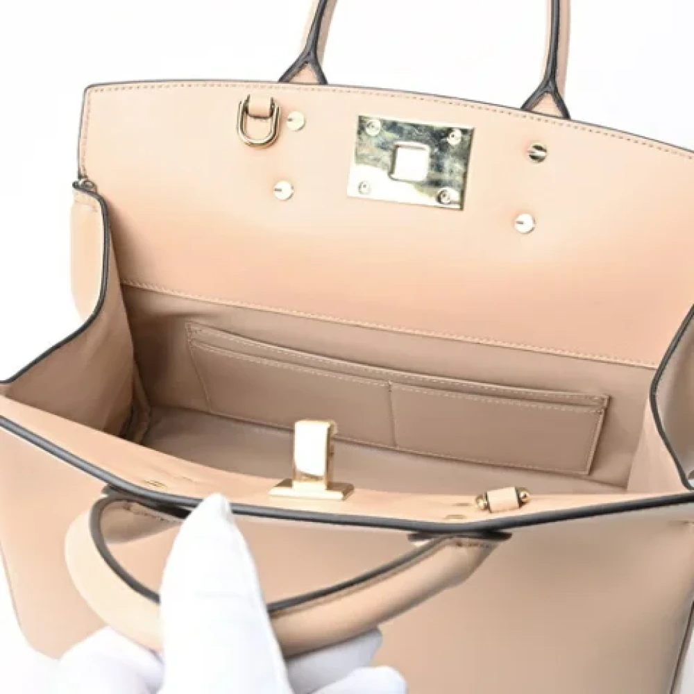 Salvatore Ferragamo Pre-owned Leather handbags Beige Dames
