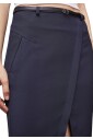 jupe-bleue-en-crepe-avec-details-seduisants
