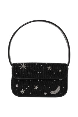 chic-shoulder-bag-with-sleek-design
