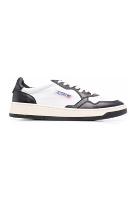chaussures-plates-noires-pour-femmes