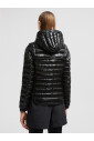 manteau-noir-dexterieur-avec-rembourrage-en-duvet