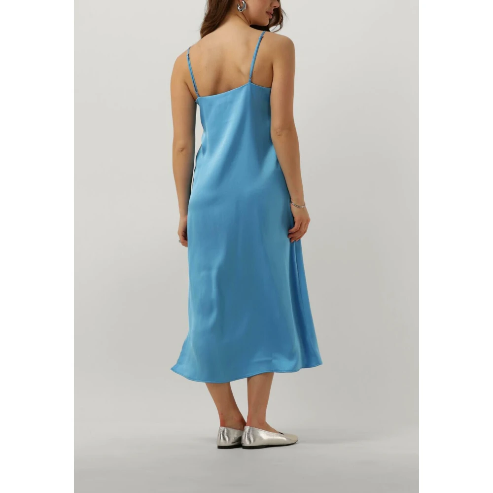 Envii Blauwe Midi Slip Jurk voor de Zomer Blue Dames