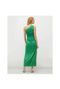 robe-une-epaule-en-satin-large