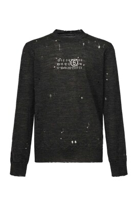 pull-en-laine-gris-fonce-avec-logo