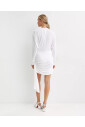 witte-mini-jurk-met-gedrapeerde-details