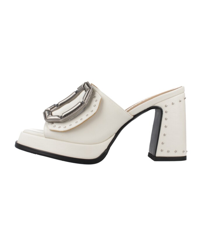 heeled-mules