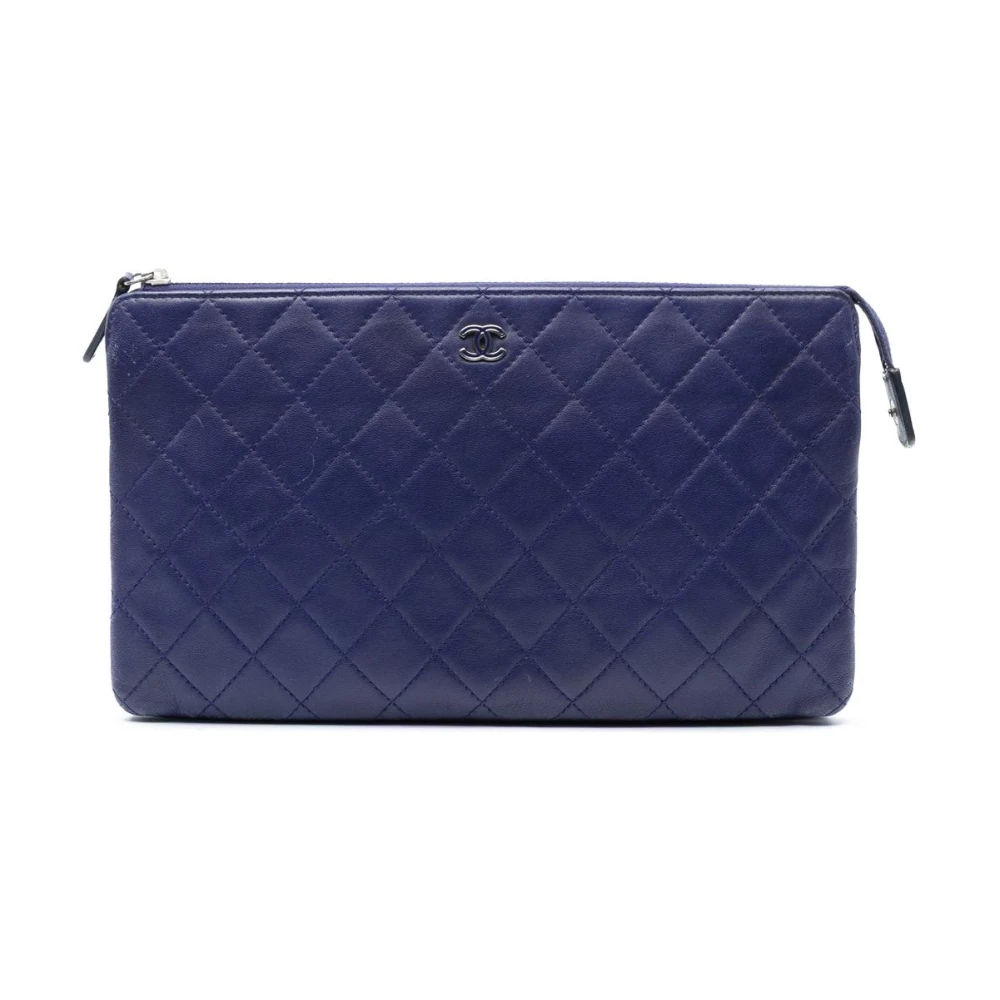 Chanel Vintage Women's Blue Pre-Owned Quilted Leather Clutch