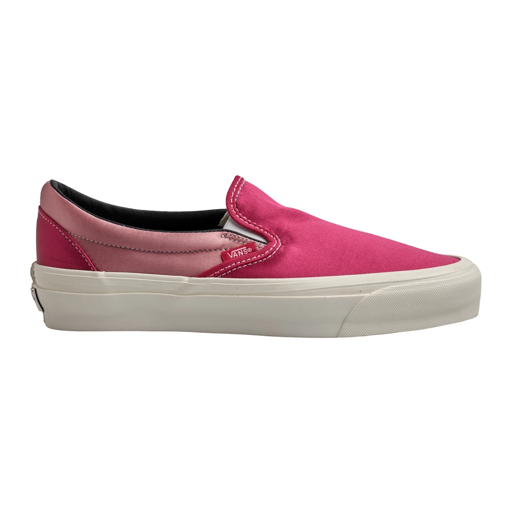 Vans Satin Slip-On Sneakers met Premium Finish Heren Schoenen Roze