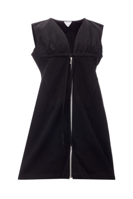 elegant-sort-viskose-kjole-essentials