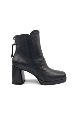 black-leather-ankle-boot-zipper-closure