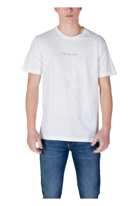 white-short-sleeve-t-shirt