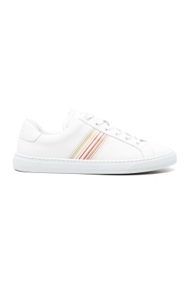 white-sneakers-lace-up-rubber-sole