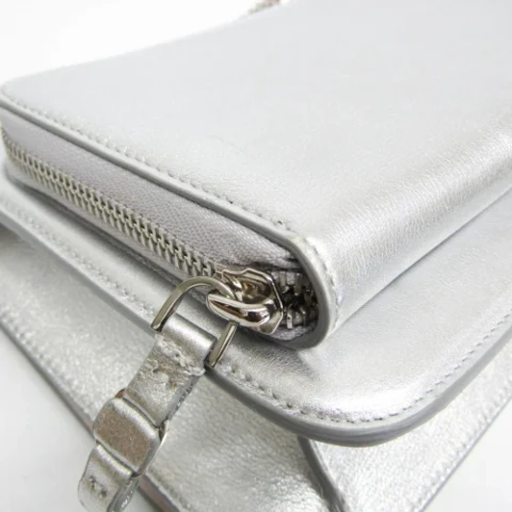 Salvatore Ferragamo Pre-owned Leather shoulder-bags Gray Dames