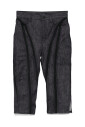zwarte-jeans-met-logo-patch