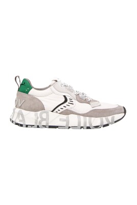 gra-sneaker-med-laeder-og-stof-gummisal