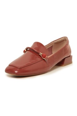 patentlaeder-loafers-med-metalaccents-orange