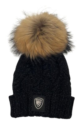 bonnet-tricote-avec-pompon