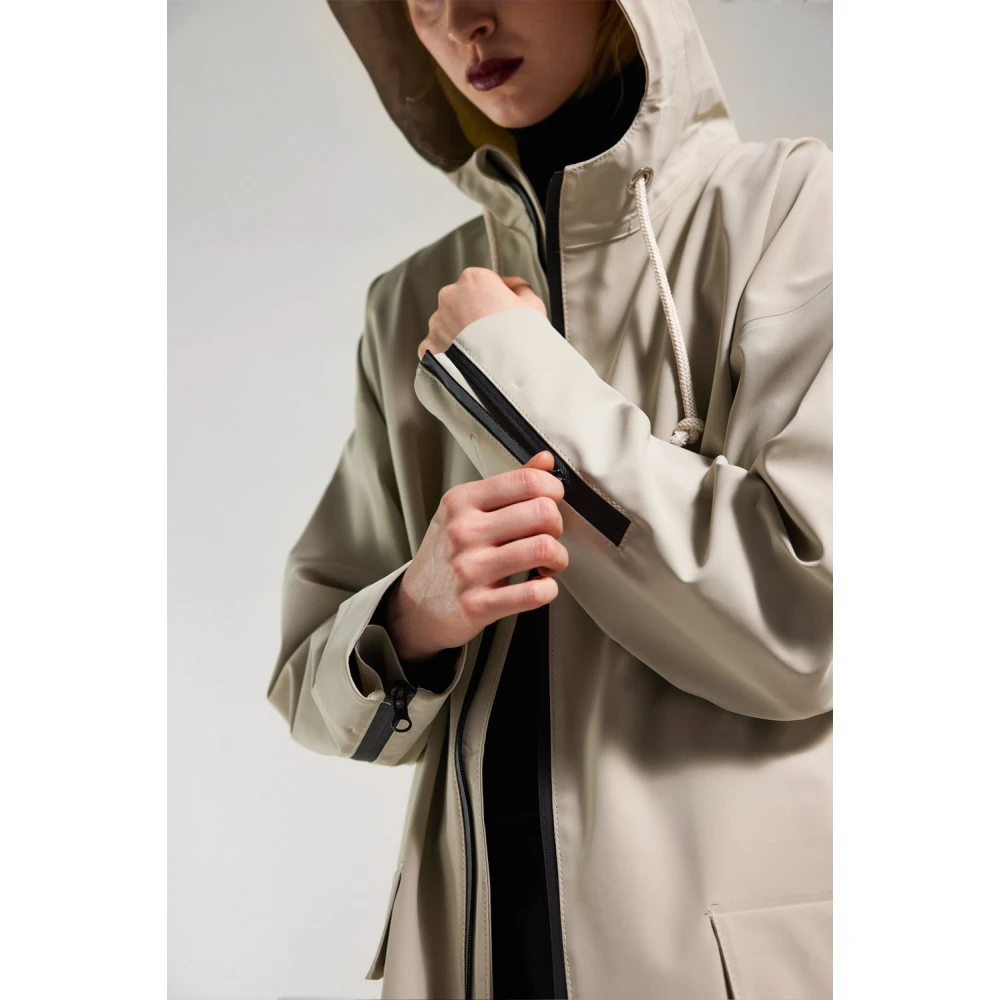 Stutterheim Mat Lang Regenjas met Aqua Guard Rits Beige Dames