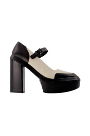 Juna Pumps in schwarzem Leder