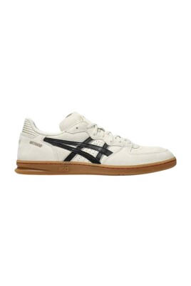 sneakers-skyhand-og-creme