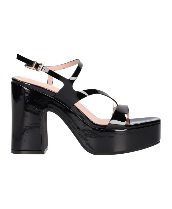sandales-noires-en-vernis