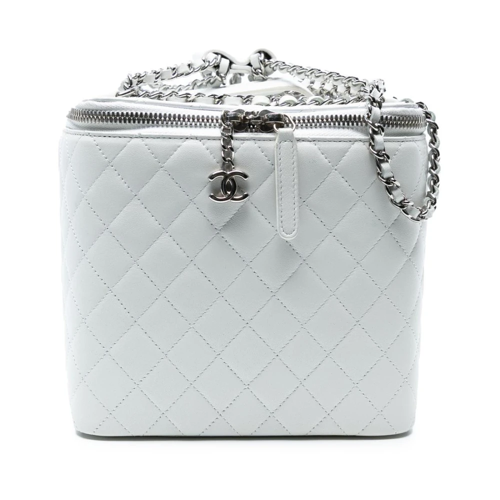 Chanel Vintage Women's White Pre-Owned Quilted Vanity Case