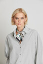 foulard-en-soie-avec-motif-saisonnier
