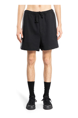 black-short-with-elastic-waistband-and-drawstrings