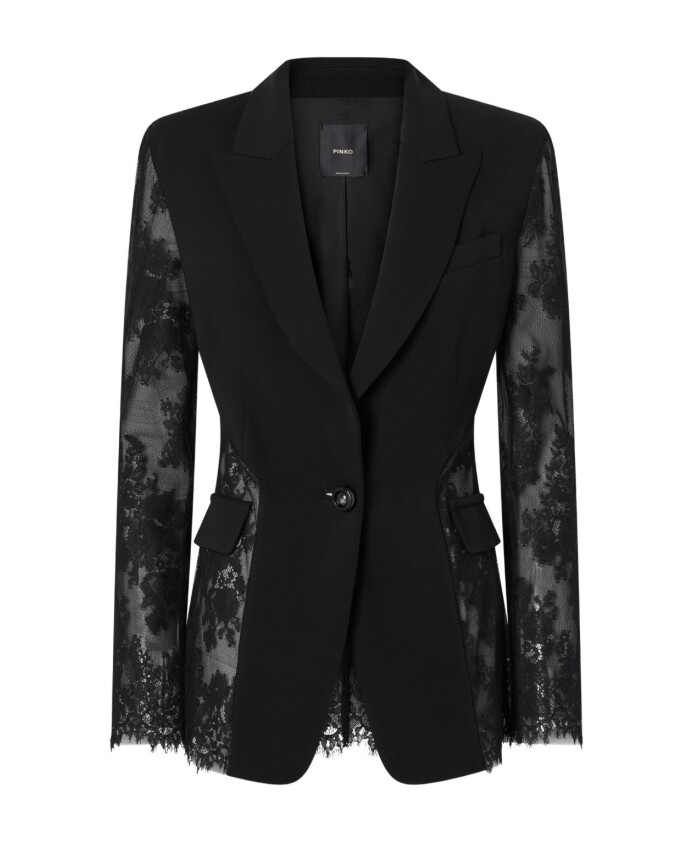 veste-classique-noire-avec-details-en-dentelle
