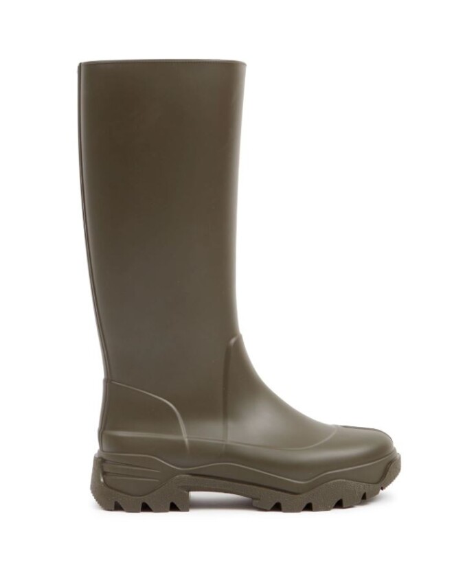 chunky-rubber-sole-boots