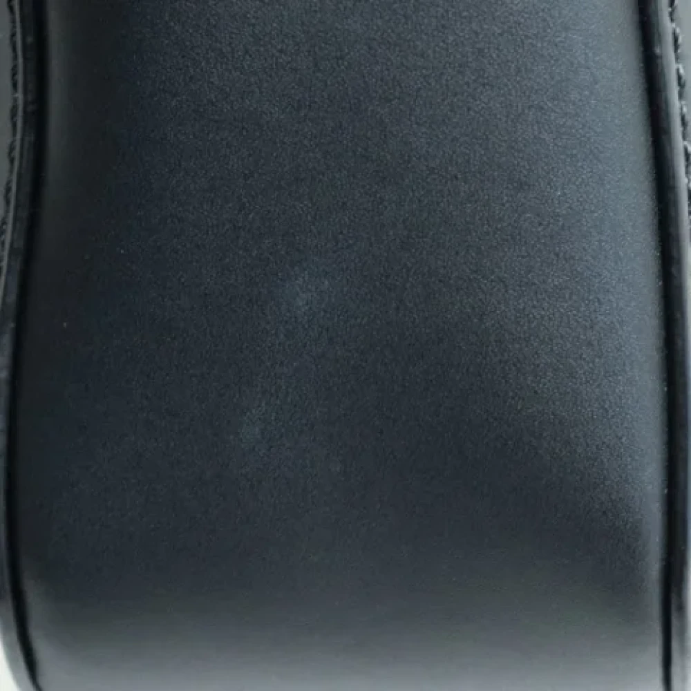 Valentino Vintage Pre-owned Leather shoulder-bags Black Dames
