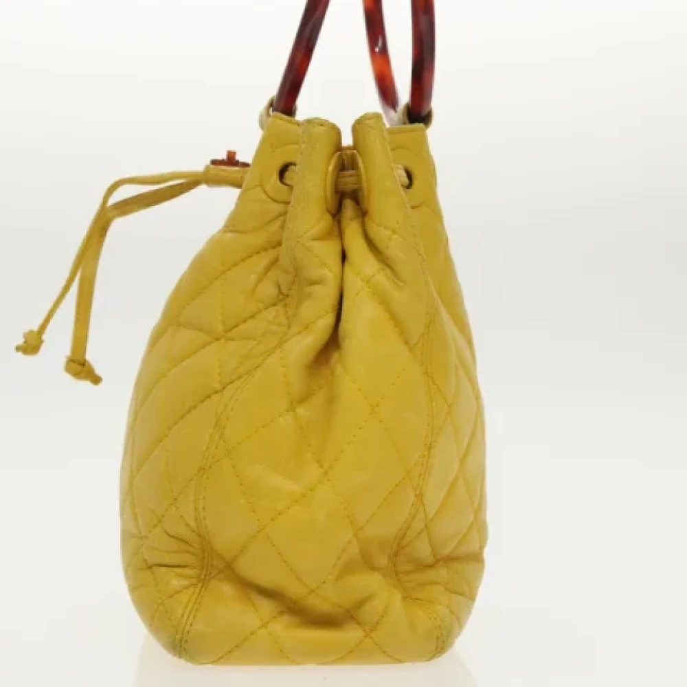 Chanel Vintage Pre-owned Leather handbags Yellow Dames
