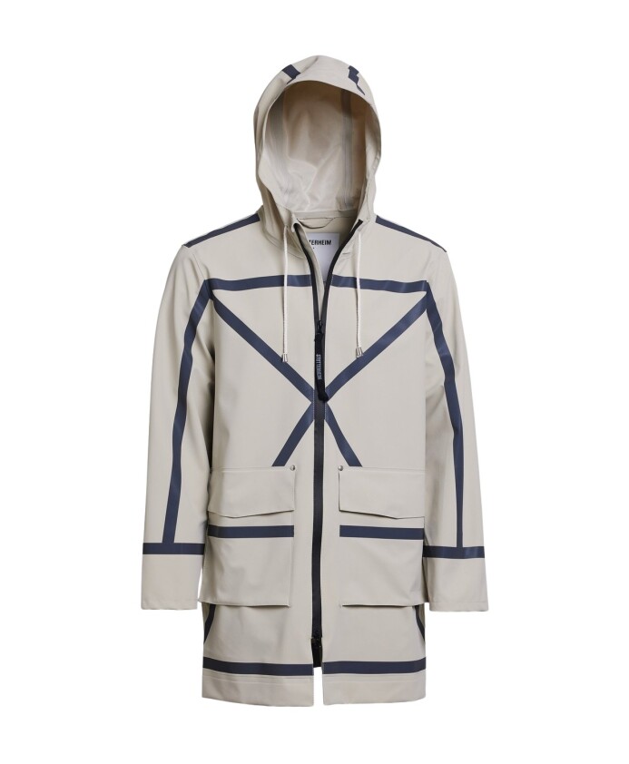 impermeable-impermeable-avec-des-rayures-reflechissantes