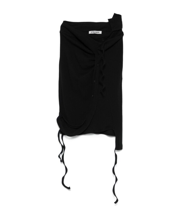 jupe-noire-plissee-avec-boutons