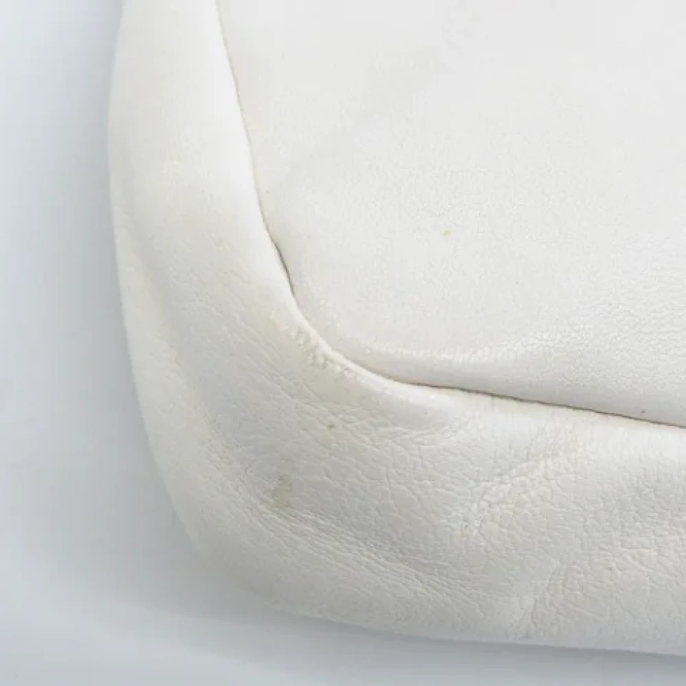 Jimmy Choo Pre-owned Leather clutches White Dames