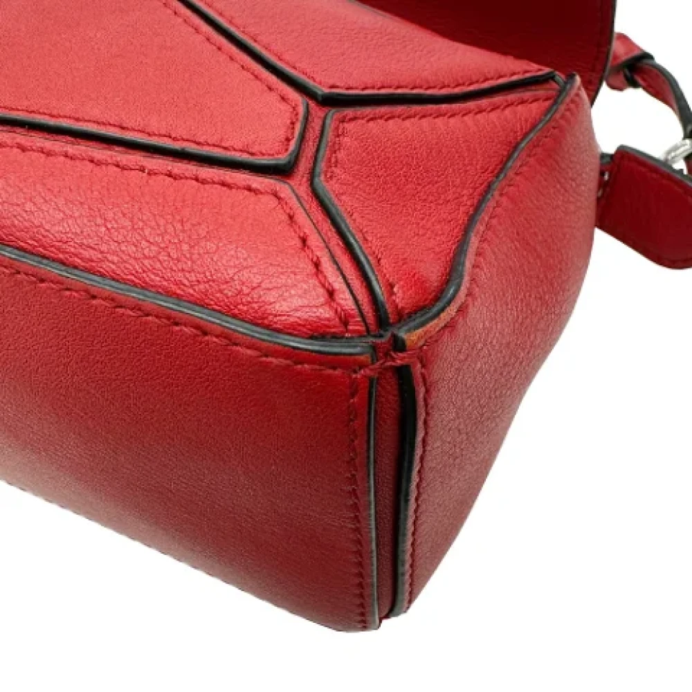 Loewe Pre-owned Leather shoulder-bags Red Dames