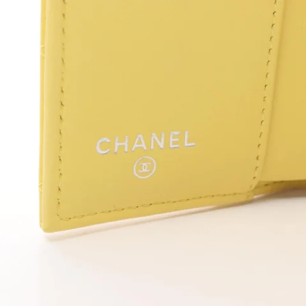 Chanel Vintage Pre-owned Leather wallets Yellow Dames