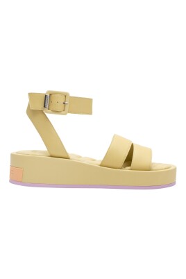 sandale-compensee-jaune-en-cuir-avec-bride-de-cheville